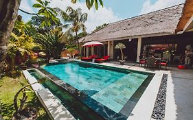 Maylie Bali Villa